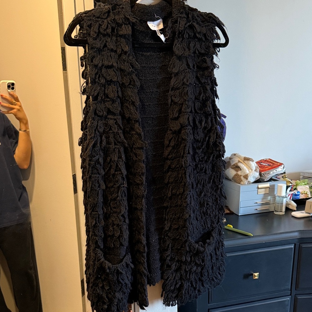 Harlyn Black Textured Sleeveless Cardigan